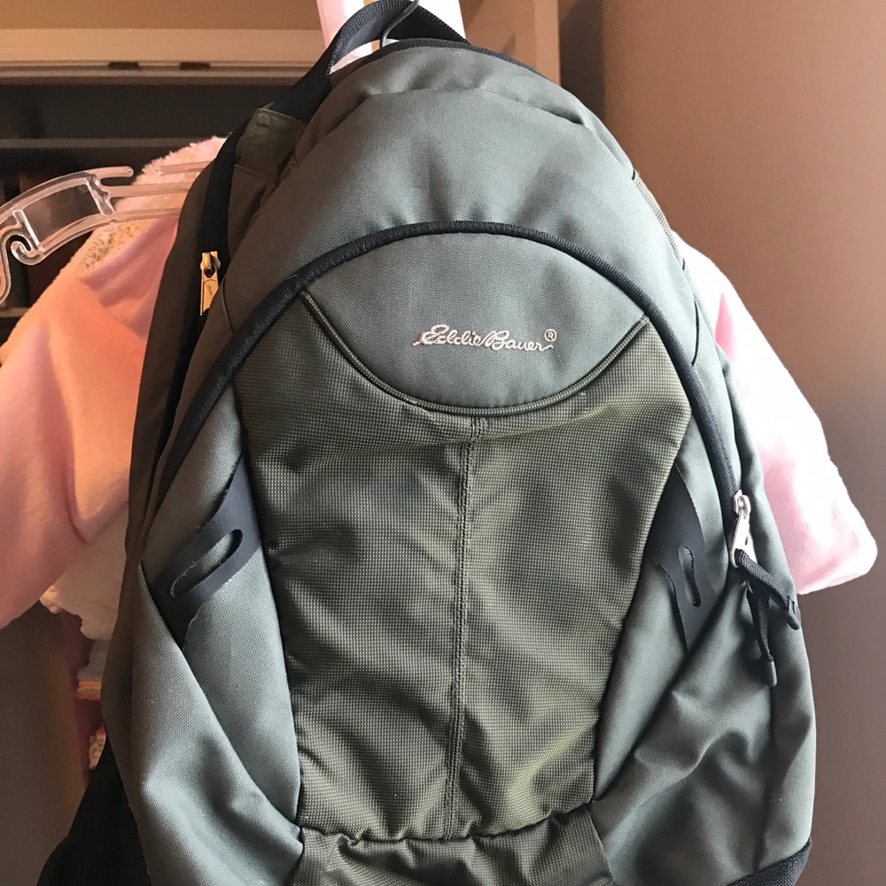✨✨ Eddie Bauer backpack ✨